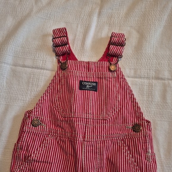 Oshkosh boys 18 months overalls, red and white stripped, jersey lined VGUC - Picture 3 of 6